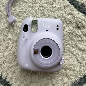 Fujifilm instax mini 11 Polaroid camera